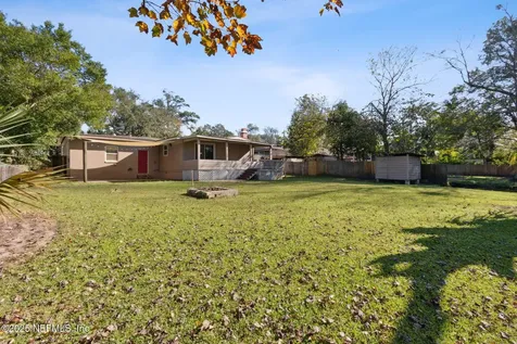 3438 Emerald Isle Circle W Jacksonville FL 32216