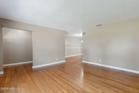 3438 Emerald Isle Circle W Jacksonville FL 32216