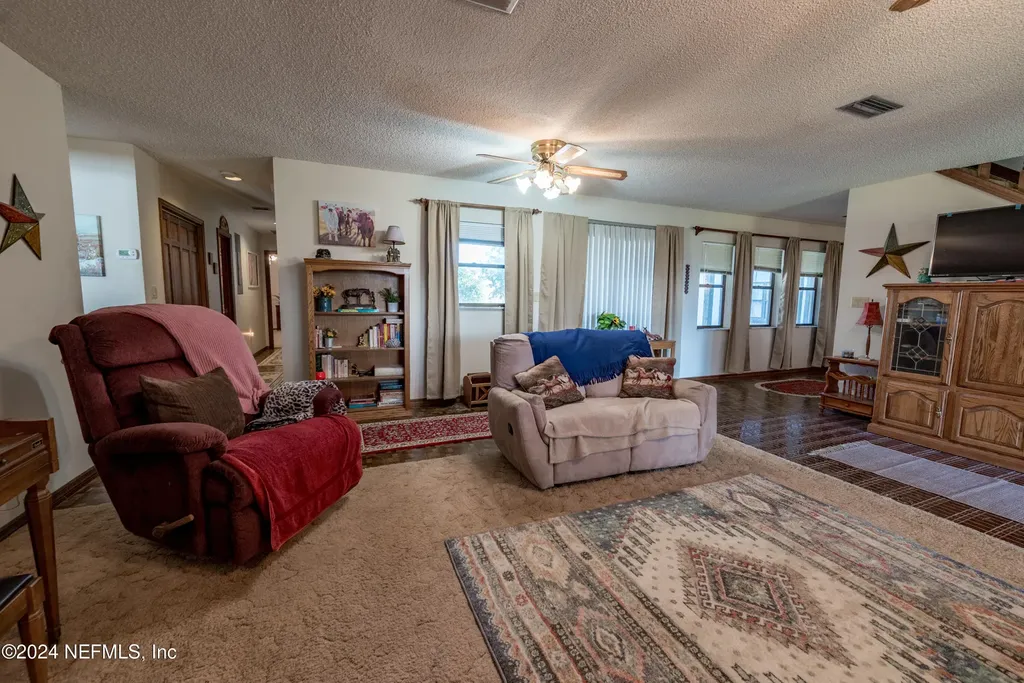 11289 SW 85th Avenue Hampton FL 32044