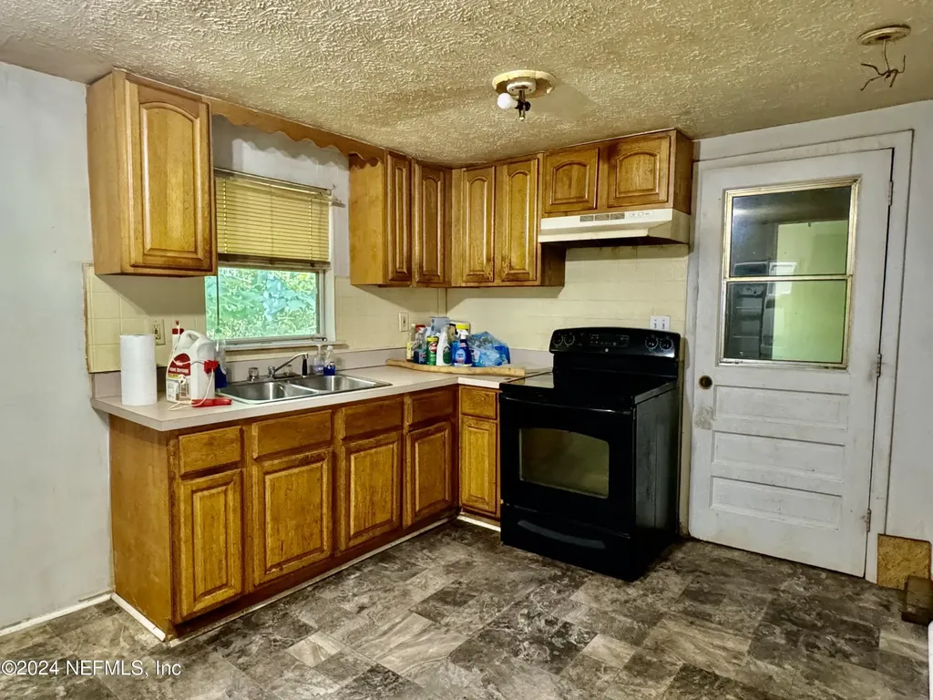 639 W Ohio Avenue Macclenny FL 32063