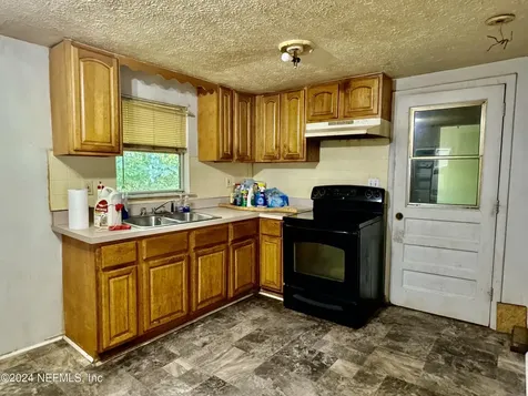 639 W Ohio Avenue Macclenny FL 32063