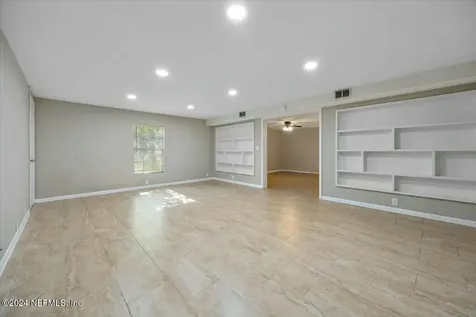 4124 Lane Avenue S Jacksonville FL 32210