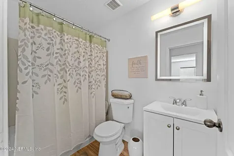 4948 Mints Court Jacksonville FL 32218