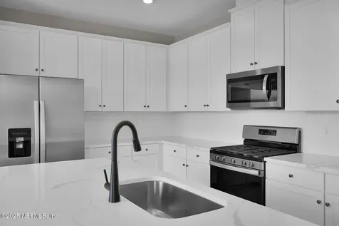 3987 Gareys Ferry Way Middleburg FL 32068