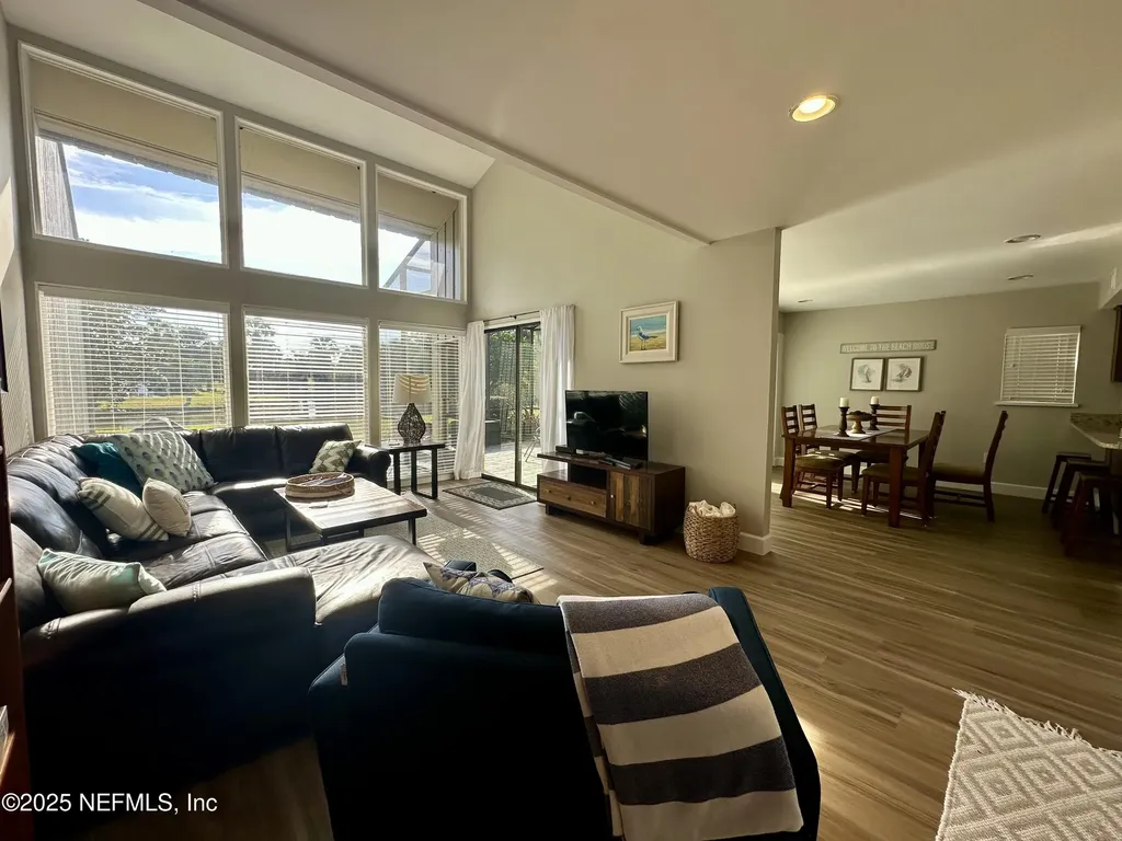 9942 Sawgrass Drive E Ponte Vedra Beach FL 32082