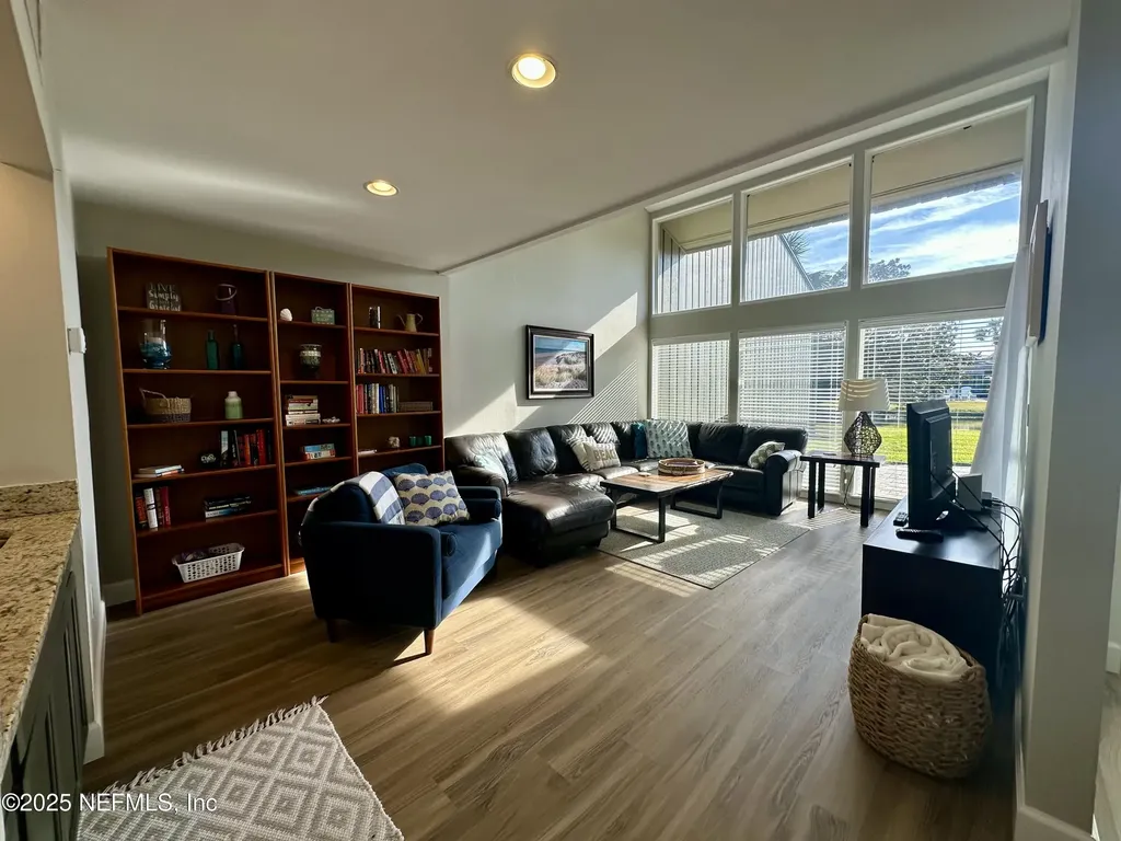 9942 Sawgrass Drive E Ponte Vedra Beach FL 32082