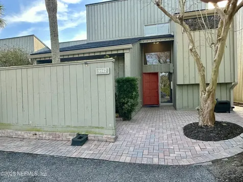 9942 Sawgrass Drive E Ponte Vedra Beach FL 32082