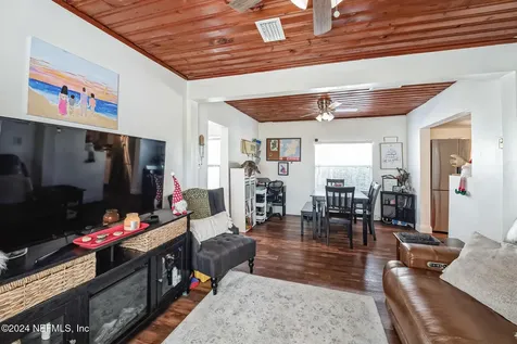 5636 Dartmouth Avenue N St. Petersburg FL 33710