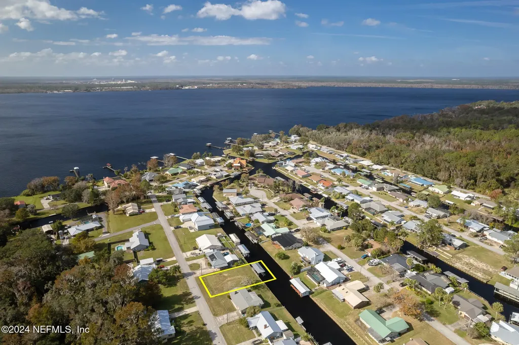 114 Palm Trail East Palatka FL 32131