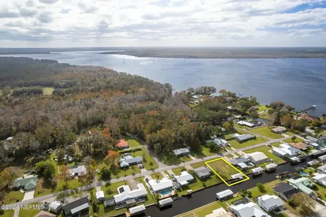 114 Palm Trail East Palatka FL 32131