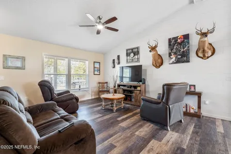 4879 Mayflower Street Middleburg FL 32068