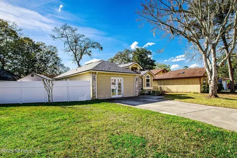 8238 Lake Woodbourne Drive E Jacksonville FL 32217