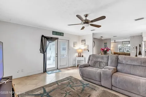 106 Saratoga Circle S Atlantic Beach FL 32233