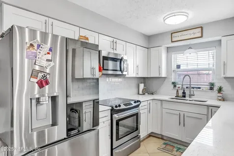 106 Saratoga Circle S Atlantic Beach FL 32233