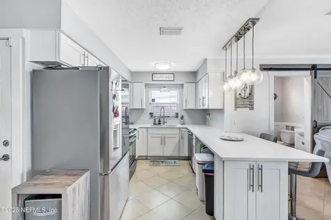 106 Saratoga Circle S Atlantic Beach FL 32233