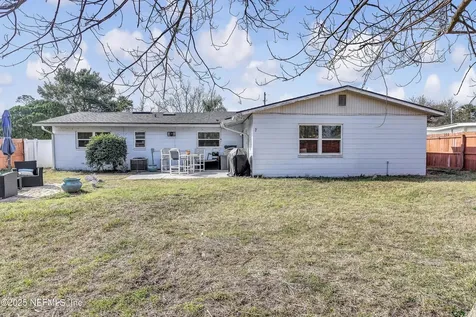 106 Saratoga Circle S Atlantic Beach FL 32233