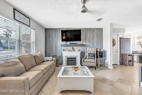106 Saratoga Circle S Atlantic Beach FL 32233