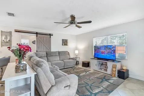 106 Saratoga Circle S Atlantic Beach FL 32233