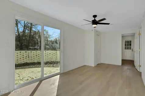 8040 Congaree Court N Jacksonville FL 32211
