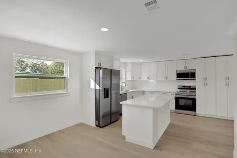8040 Congaree Court N Jacksonville FL 32211