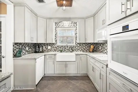 4987 Verdis Street Jacksonville FL 32258