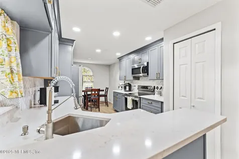 7629 Lueders Avenue Jacksonville FL 32208