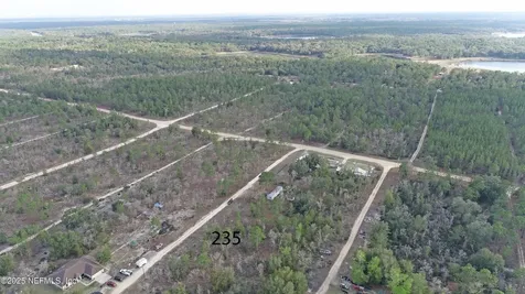 235 Michigan Drive Hawthorne FL 32640