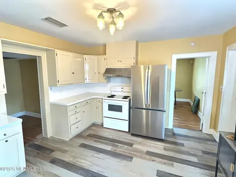 2136 Bayview Road Jacksonville FL 32210