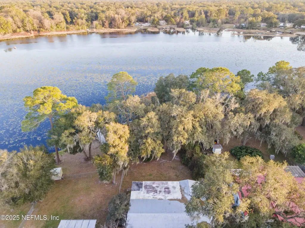 818 Lake Shore Terrace Interlachen FL 32148
