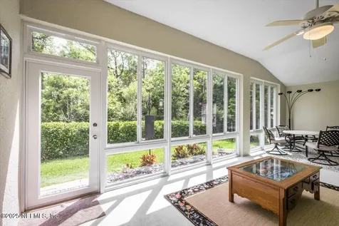 9305 Waterglen Lane Jacksonville FL 32256