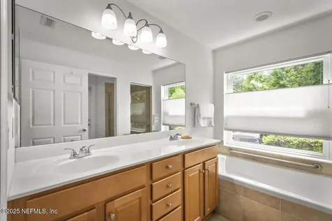 9305 Waterglen Lane Jacksonville FL 32256
