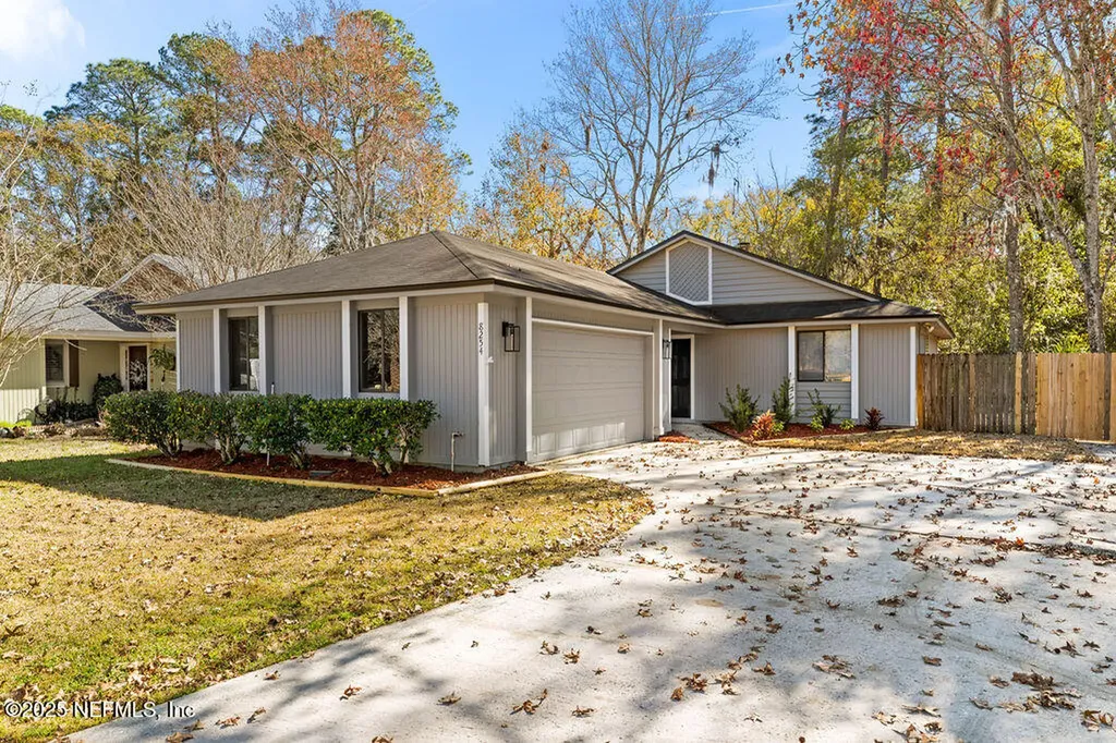8254 Lake Woodbourne Drive W Jacksonville FL 32217