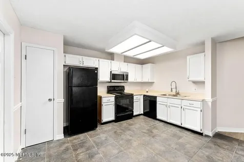 8254 Lake Woodbourne Drive W Jacksonville FL 32217