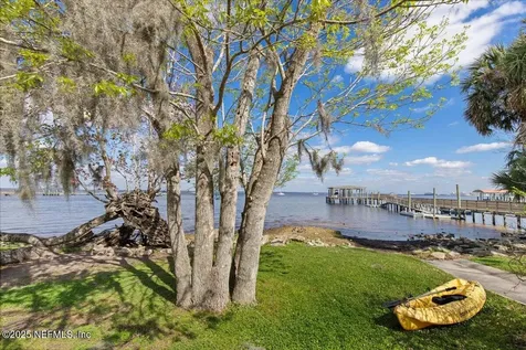 207 Ferris Street Green Cove Springs FL 32043