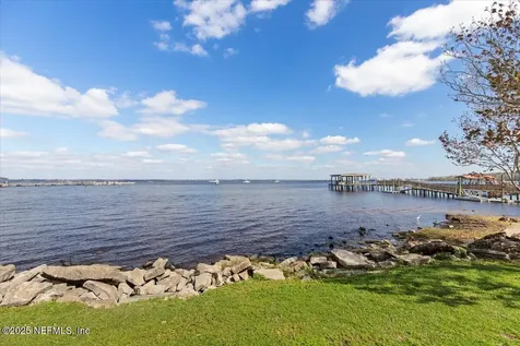 207 Ferris Street Green Cove Springs FL 32043