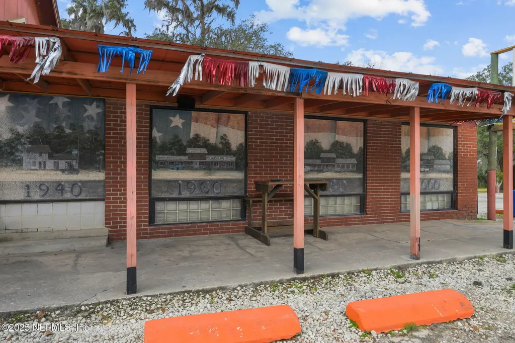 337 S Highway 17 East Palatka FL 32131