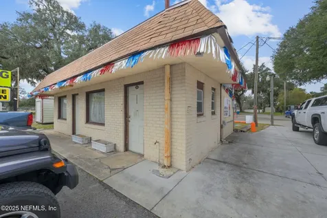 337 S Highway 17 East Palatka FL 32131
