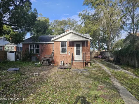 8031 Hawthorne Street Jacksonville FL 32208