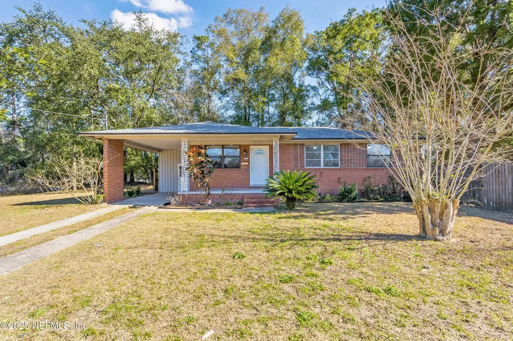 1201 Skye Drive E Jacksonville FL 32221