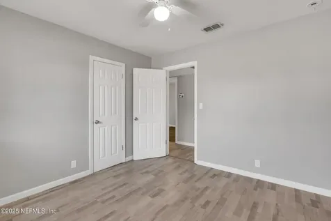 1201 Skye Drive E Jacksonville FL 32221