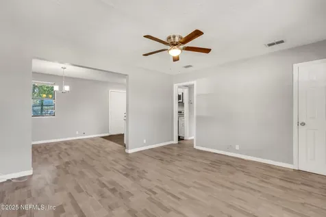 1201 Skye Drive E Jacksonville FL 32221