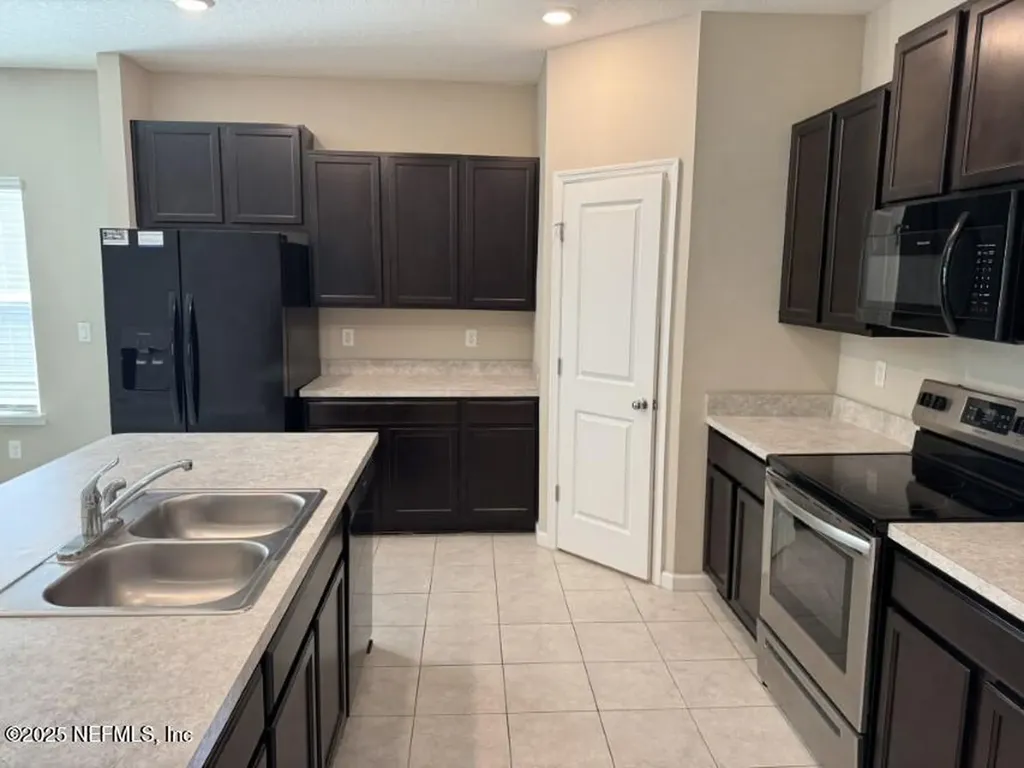 5345 Kellar Circle Jacksonville FL 32218