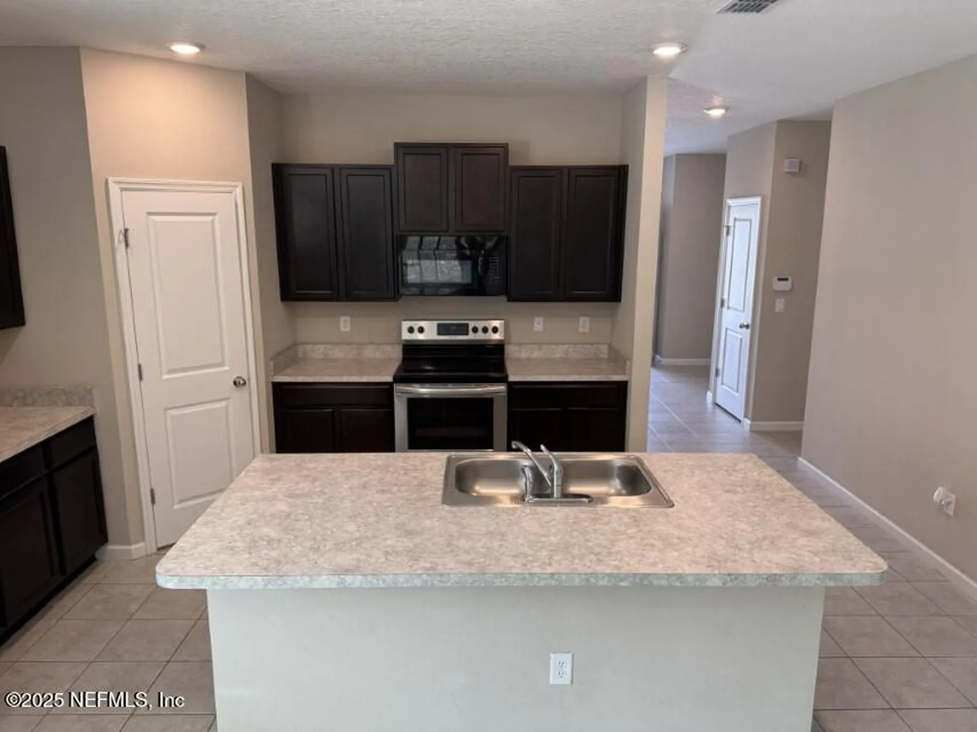 5345 Kellar Circle Jacksonville FL 32218