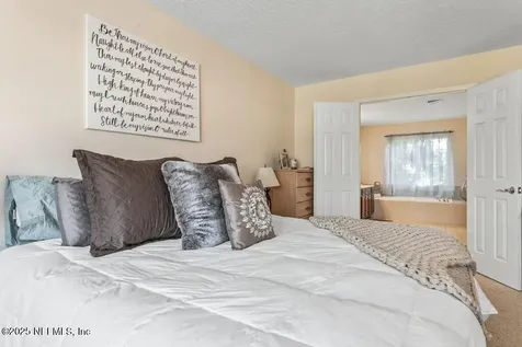 3821 Hartwood Lane Jacksonville FL 32216