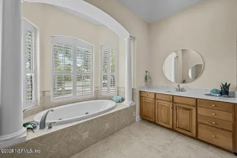 13815 Saxon Lake Drive Jacksonville FL 32225