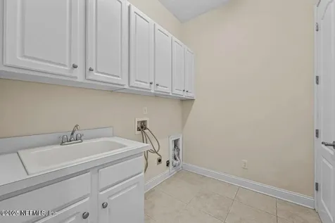 13815 Saxon Lake Drive Jacksonville FL 32225