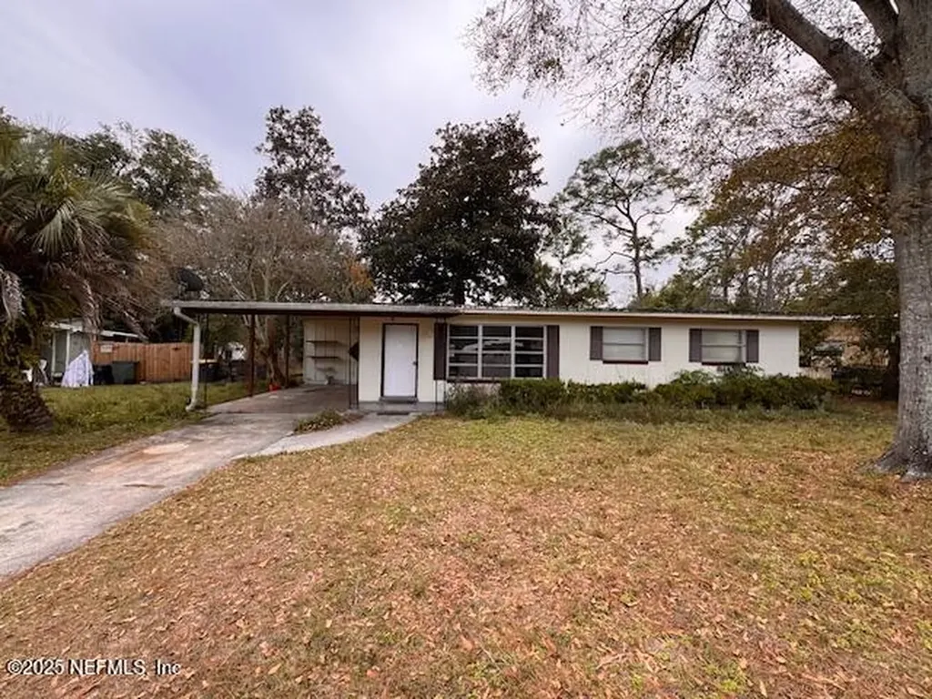 7936 Chateau Drive S Jacksonville FL 32221