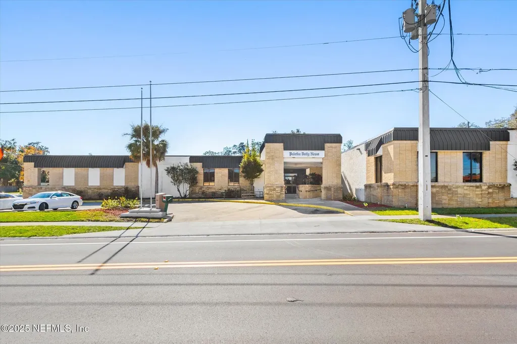 1825 Street Johns Avenue Palatka FL 32177