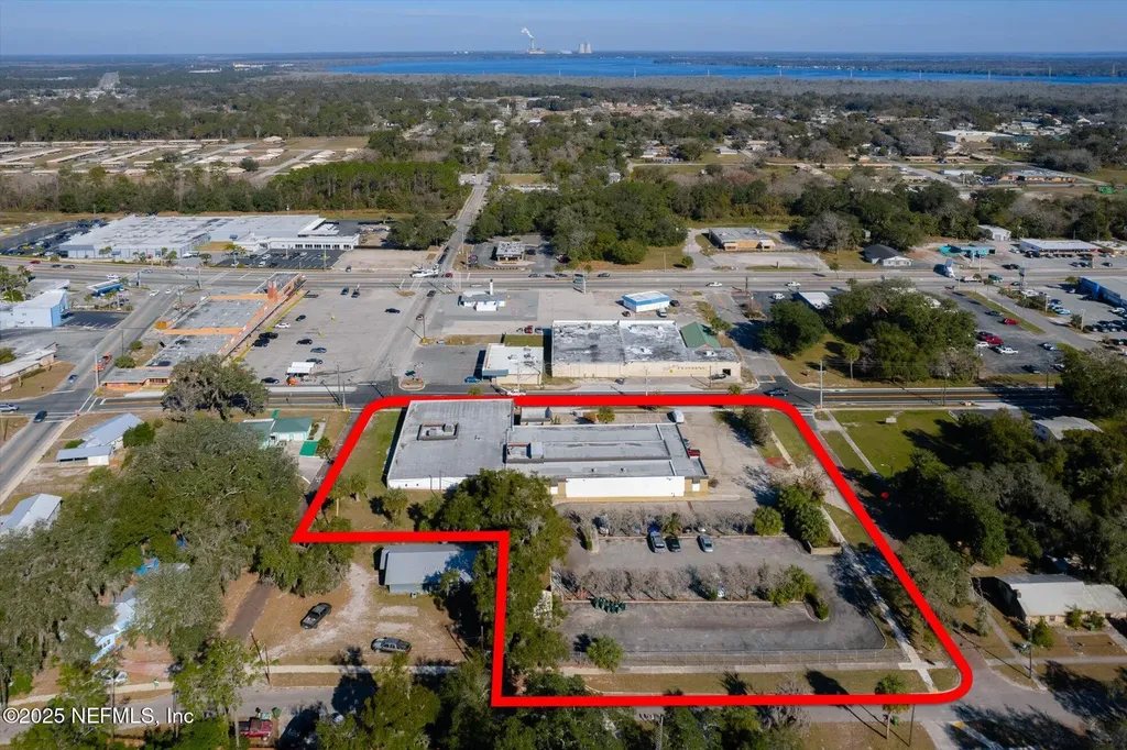 1825 Street Johns Avenue Palatka FL 32177