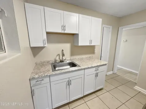 7437 Laura Street N Jacksonville FL 32208